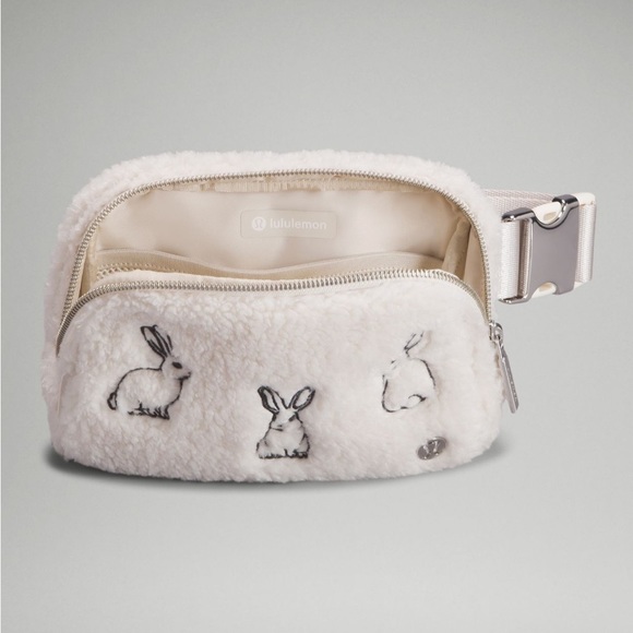 NWT Lululemon New Year Everywhere Belt Bag Fleece - Picture 7 of 9